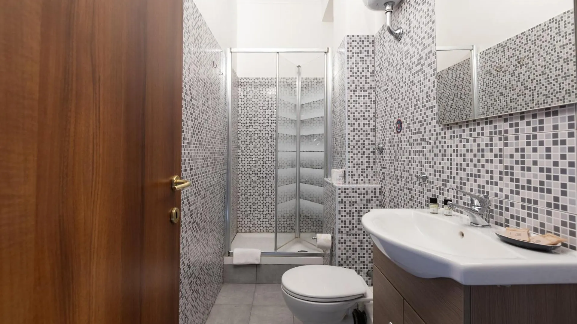 Guest house Affittacamere Alpino 76 Rome