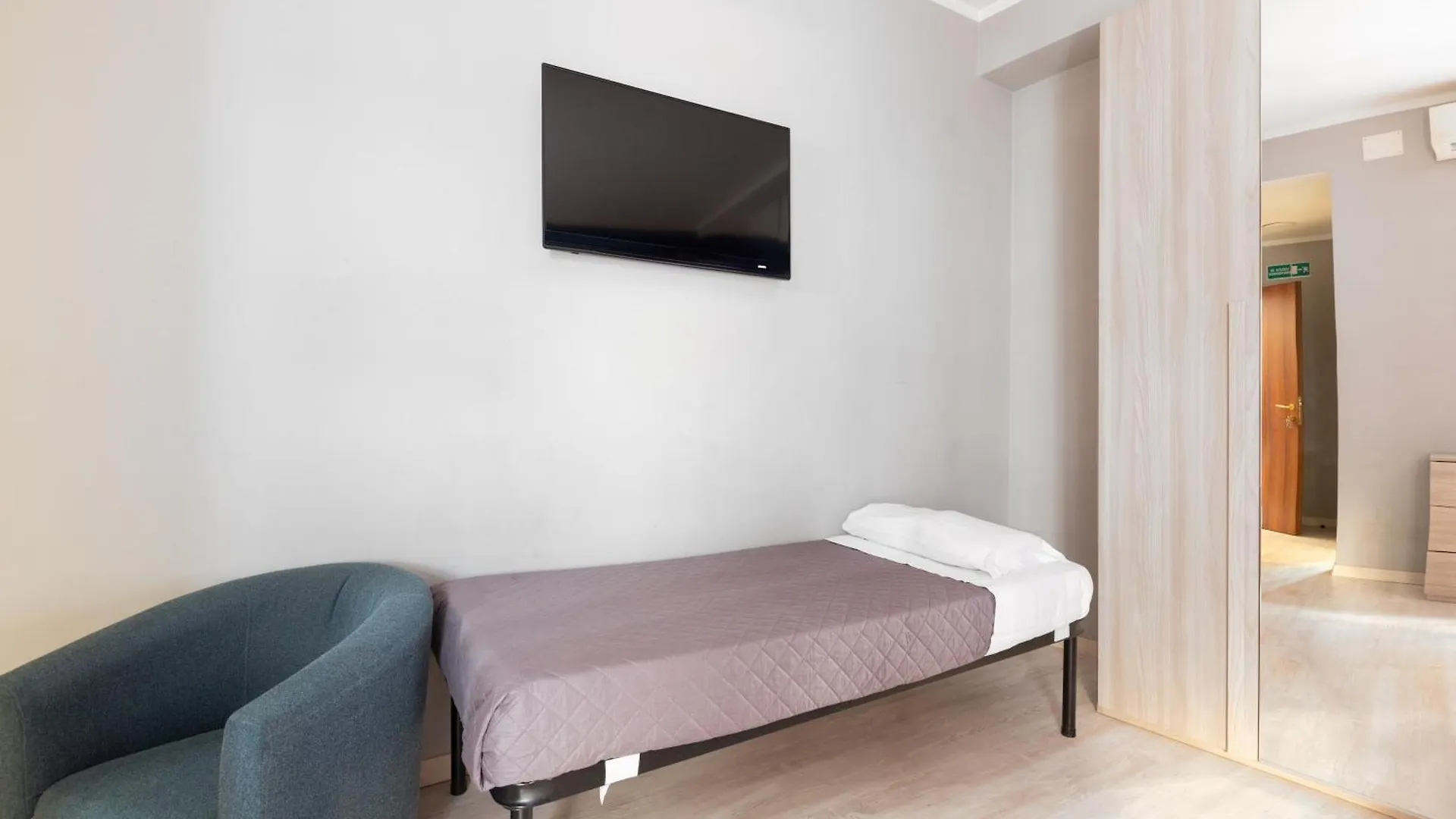 Guest house Affittacamere Alpino 76 Rome