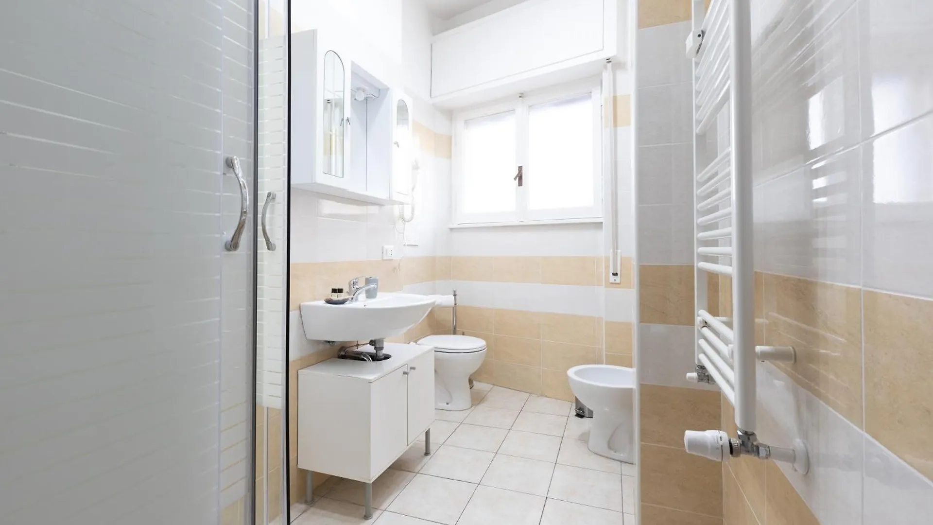 Affittacamere Alpino 76 Rome Guest house
