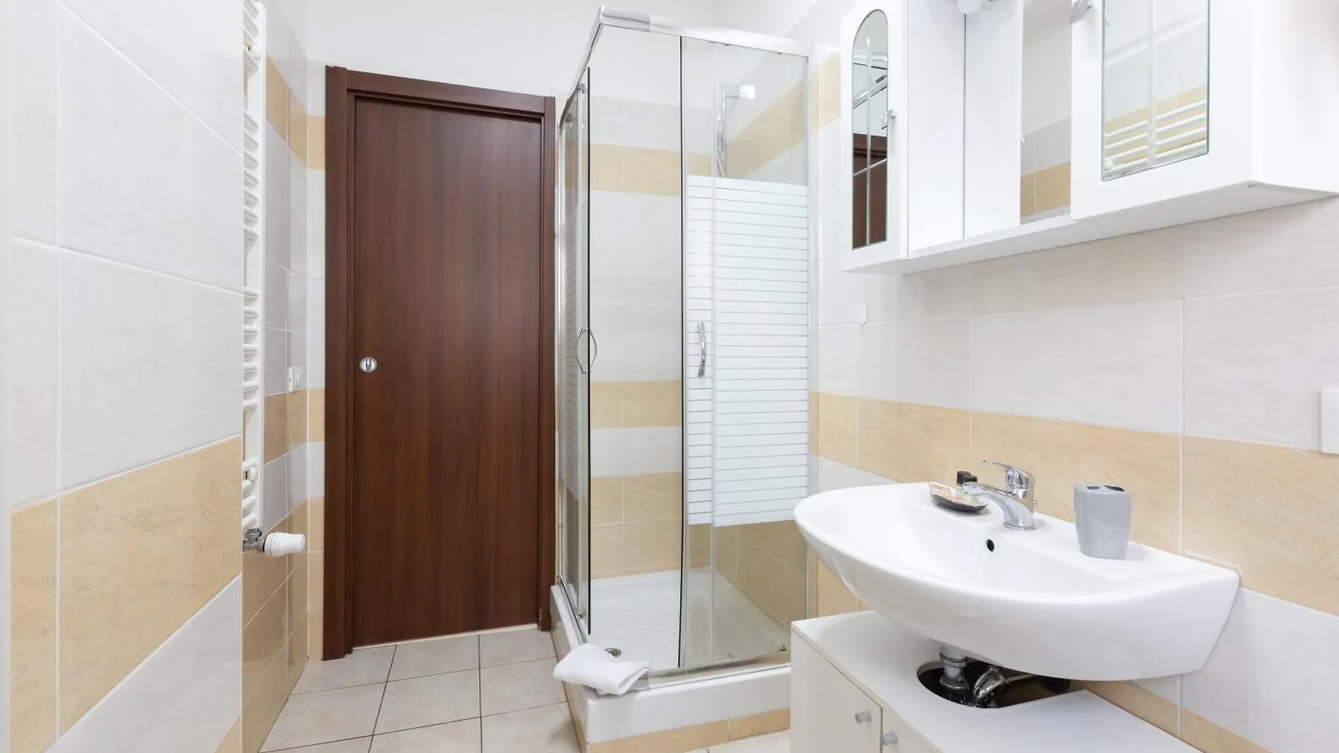 Affittacamere Alpino 76 Rome Guest house