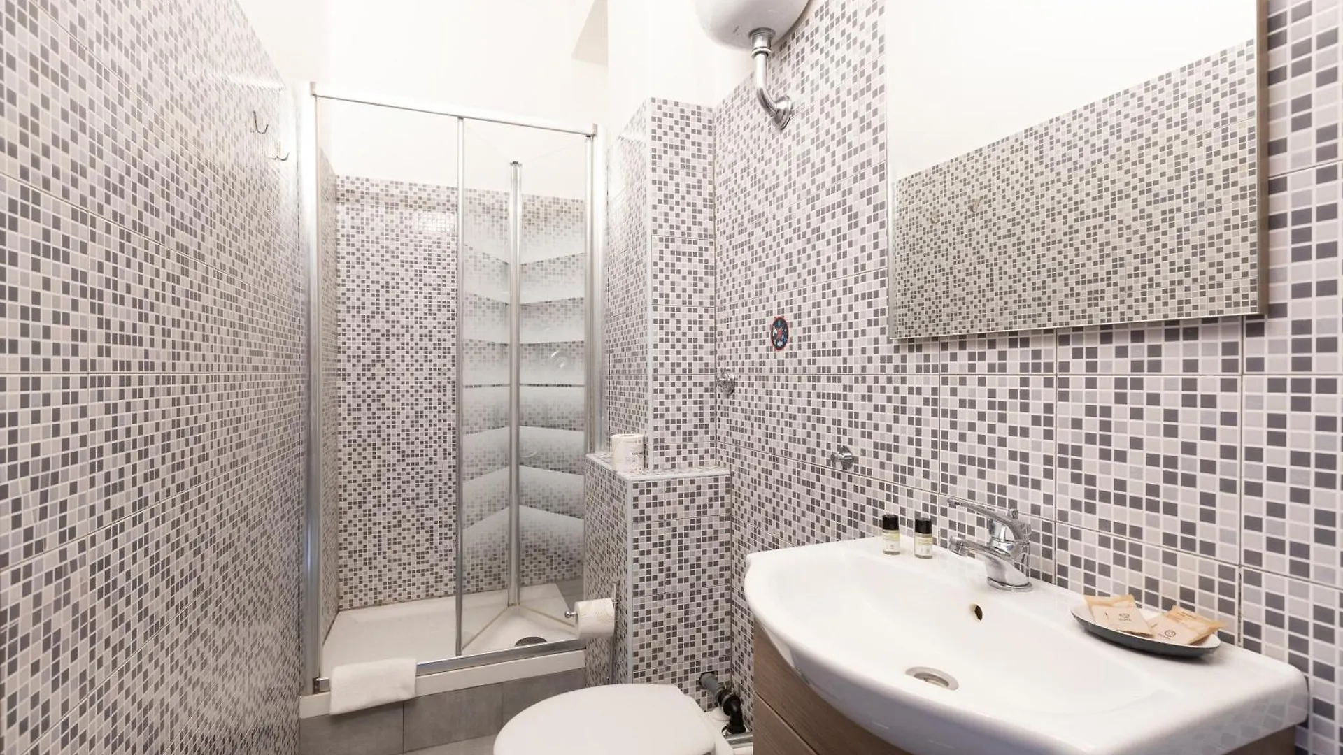 Affittacamere Alpino 76 Rome Guest house